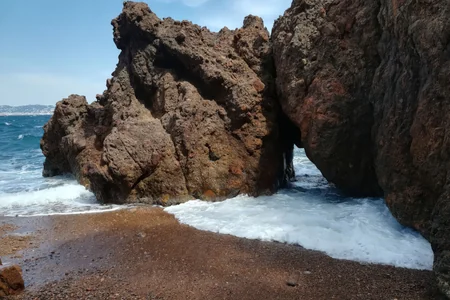 Plage de la Grotte de Gardanne