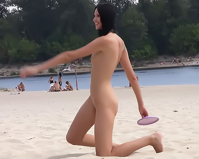 sexy girl nude beach