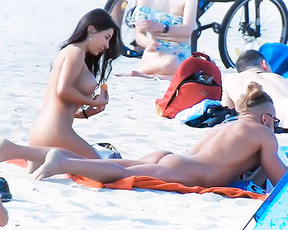 Just sitting on the plage looking over this gorgeous spanish chick , with her not so gorgeous friend. Managed to sneek a few movies of her luscious body.