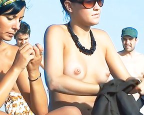 Nude Strand - Aussie lady 3 2