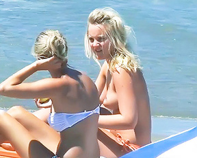Voyeur Nude Beach Hot Sexy Bikini girl girls 3 2