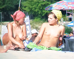Basically a nude beach, while some wimen limited themselves to going topless indeed. These are movies caps again.