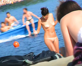 Great ass from nudist plage . Big nice young mother with great ass you can see toghether with me.
