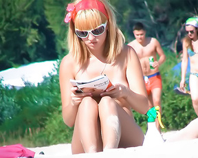 There were very few nude woman on this beach which was frequented mostly by shy americans :) but there were a few others