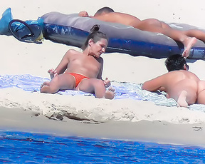 Hope you enjoy this set of me getting naked and naughty on the plage 2
