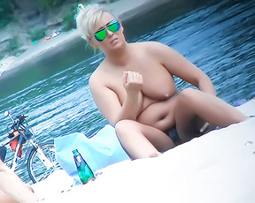 I took littleone to the nude beach4