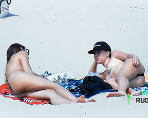 Saw this cute teen sunbathing nude  at the beach