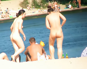 Funny scene at the plage, at least her friend had a really good time!. 2