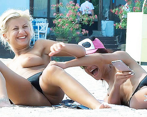 These two italian wimen were near me 2