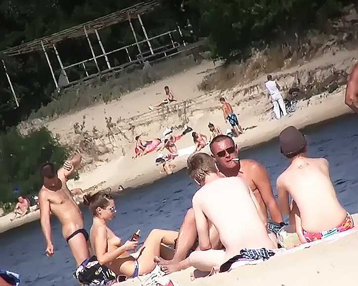 Everyone is staring at these gorgeous naturist teens 5