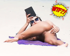 She arrived to the strand, she got undress and she was so perfect. Viva la playa y las chicas