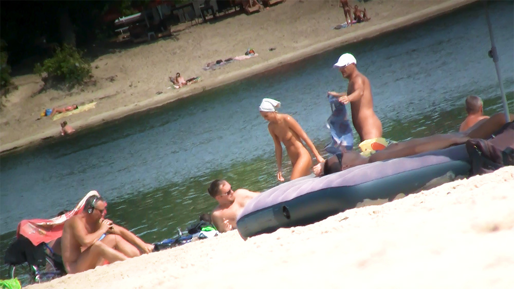 They were not far from me at the plage