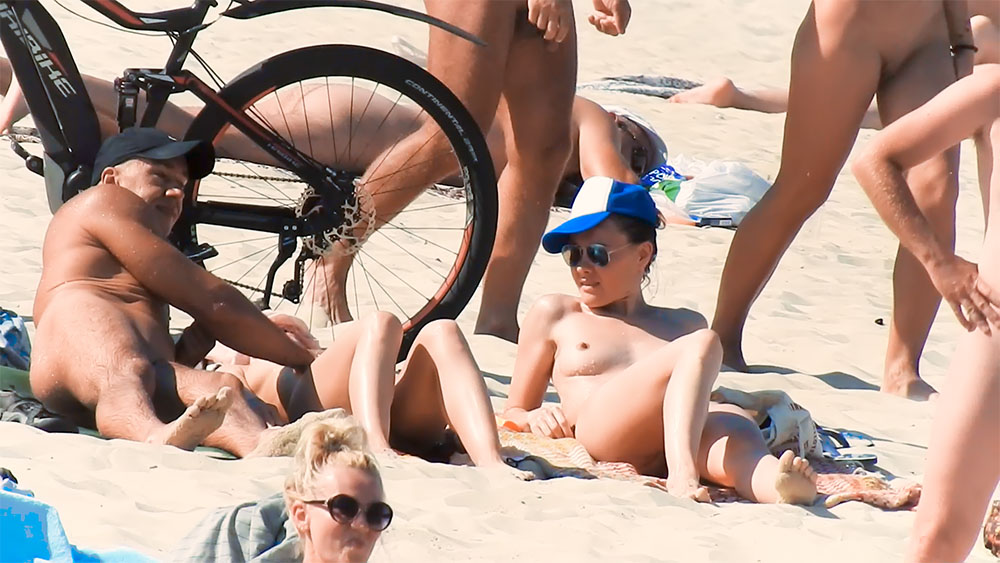 Eccomi su una spiaggia. Mi sono divertita molto