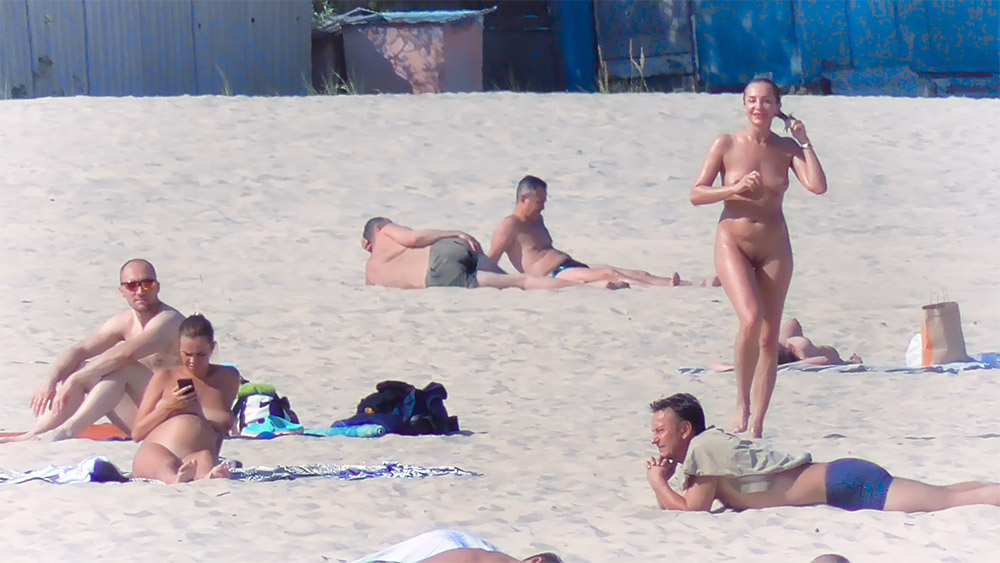 At the beach and saw this lovely lady, I believe an aussie about 3 foot tall because I stood beside her to check so shes a big women, I like em big. 2