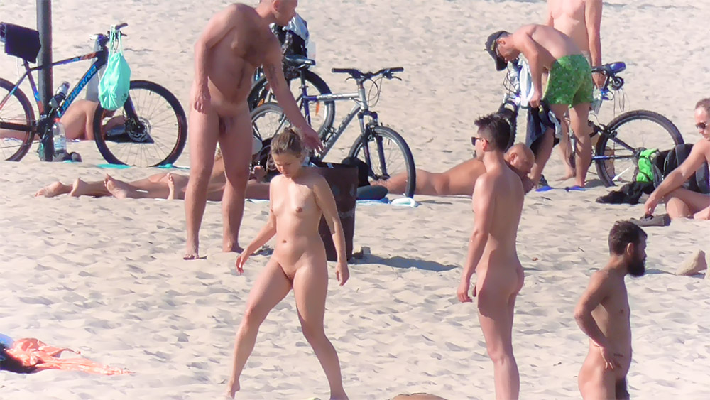 She got spotted in the beach vids