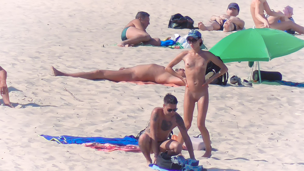 Last summer I was on the strand with my boyfriend. We had a lot of fun making this movies. I hope you like it!.