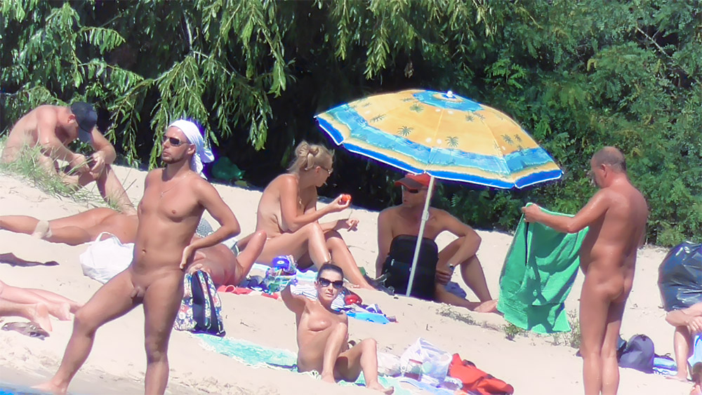 De laatste groep video's van nelly op het prachtige strand
