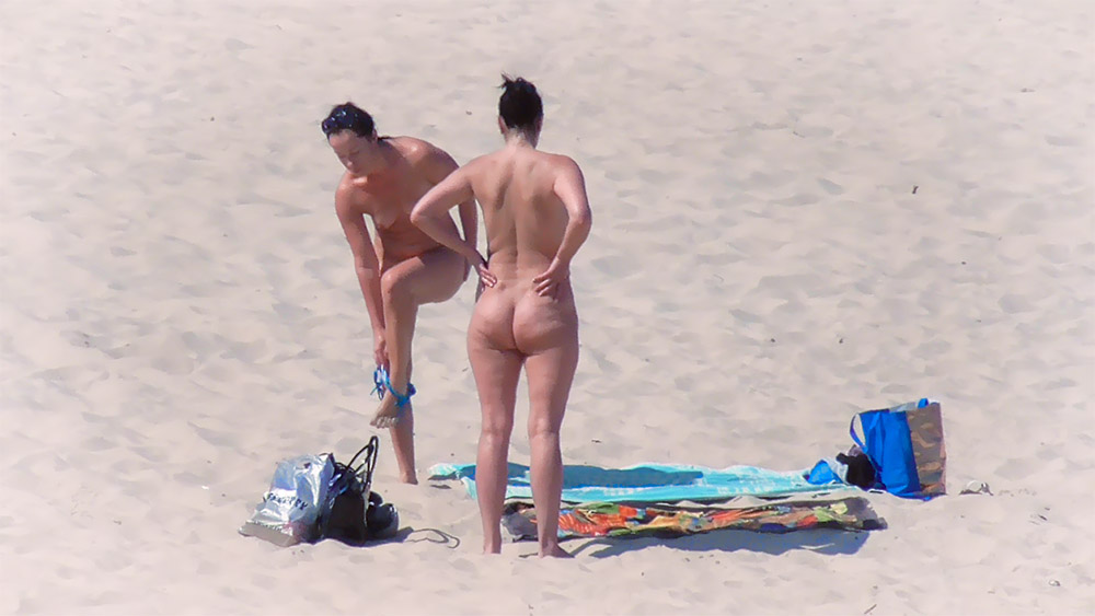 Ciao, ancora una volta una bimba dalla spiaggia.