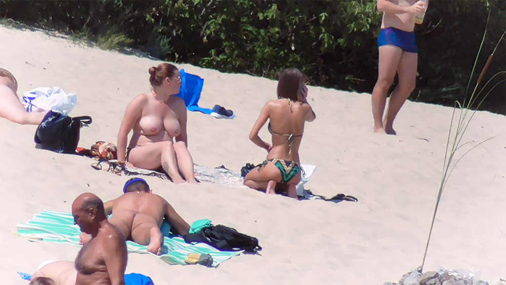 A group of  girls at the beach and my camera was rolling - these are the caps. Ok, not great but I doing fine thanks.