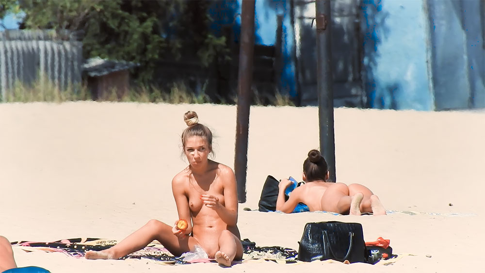 Here are more vids from my stop at nude beach to celebrate the end of summer.