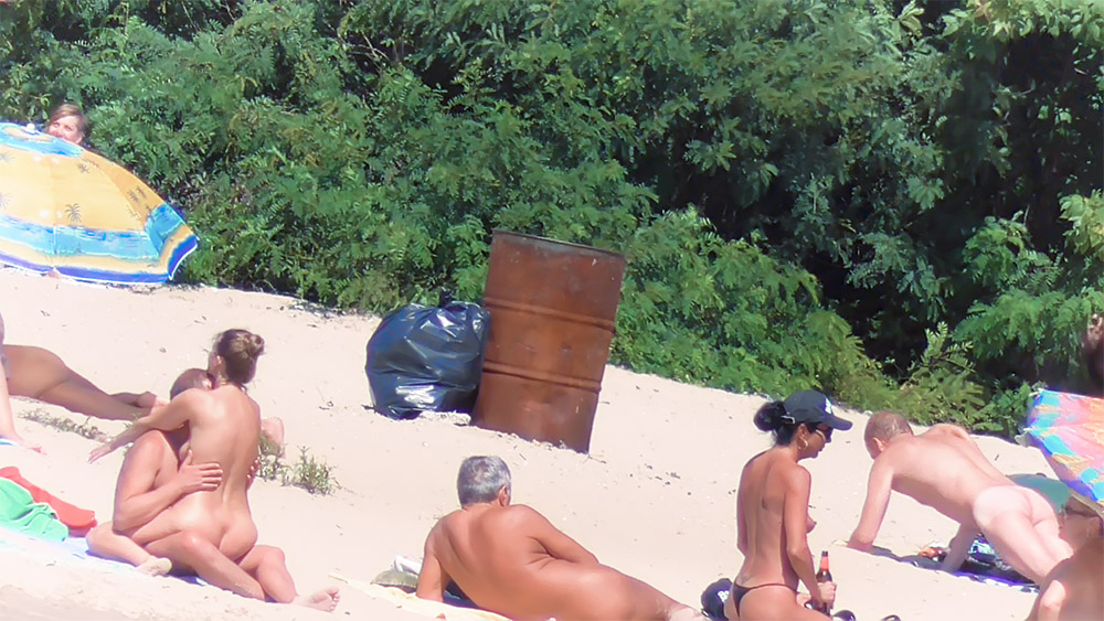 If you like the sun and the beach.come here. Kisess