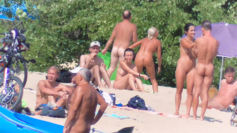 Ah, summer.no other season compares. I present to you my naughty little pigeons what I saw on our public beach 2