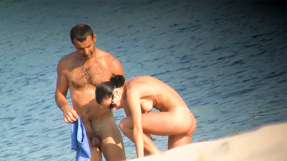 Mercedes getting a massage in public as she loves to tease the beach and spread them as she smells soooo good.