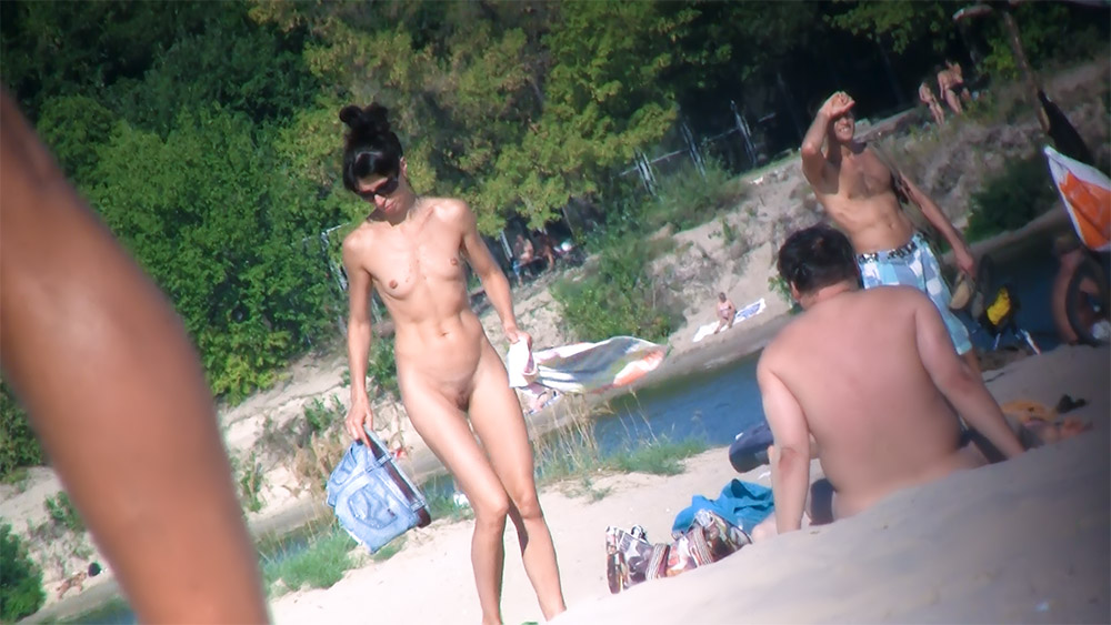 I was hanging around nude on golden beach These candit shoots were taken in last week.