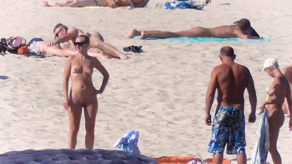 Lucky I had my camera handy to catch her as she was coming out the water. wqw