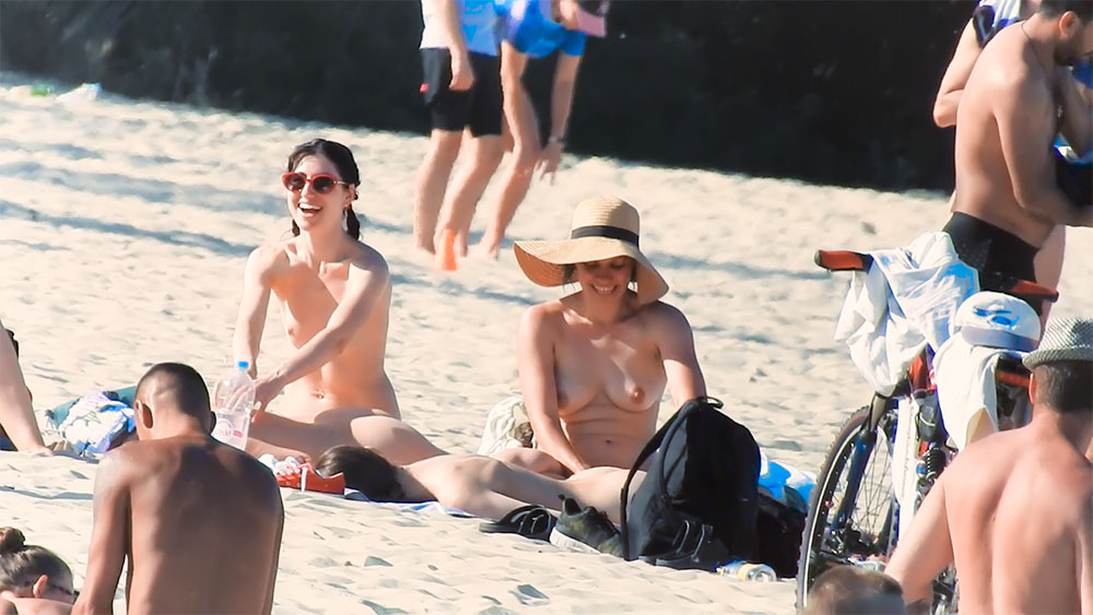 Sexkitten loves to tease me at work with video & video & whatnot.