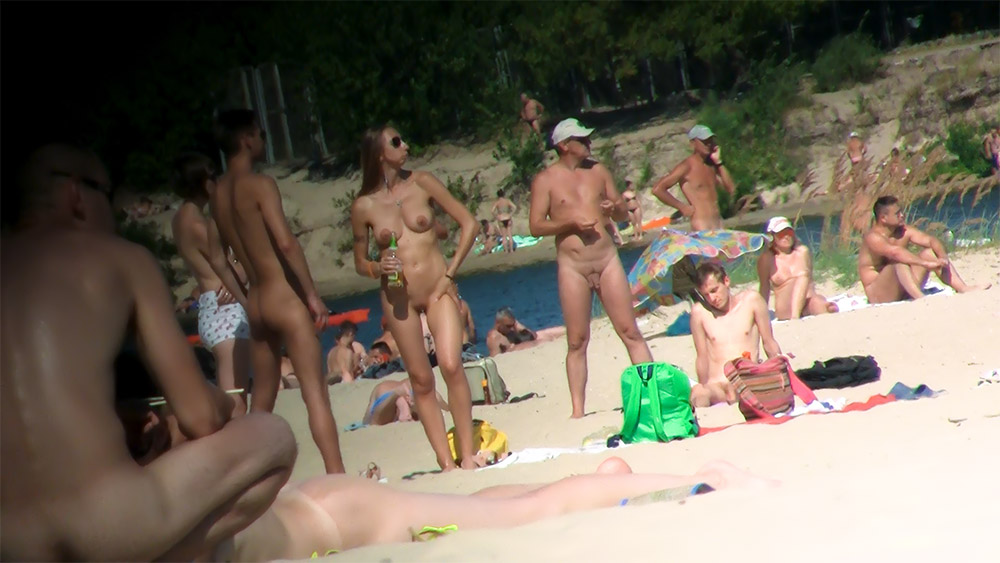 Margy, wants to share with you this evening photographs on a plage