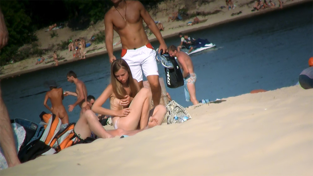 Last sunday I went to the beachEnjoy my nakedness!.