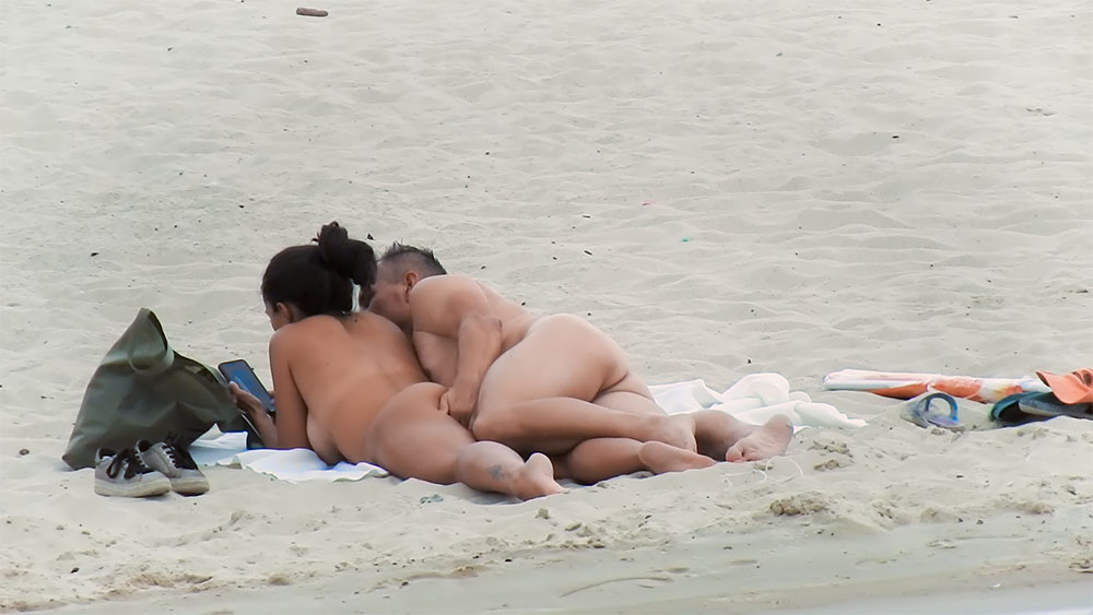 This was a very public plage, eve went about as far as she could get away with. Don't worry she shows much more on other contri's. :-).