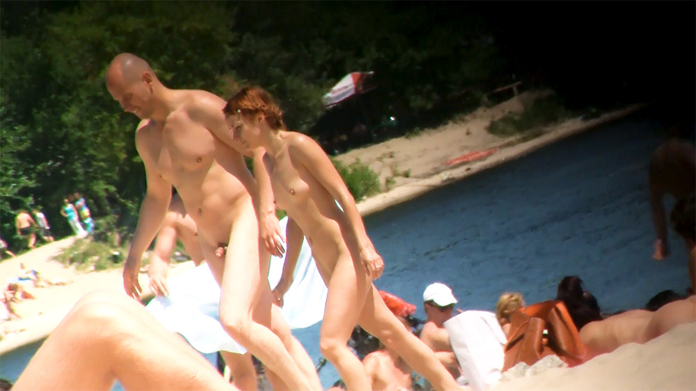 My beautiful and so fucking sexy paloma was feeling very very hot at the strand.