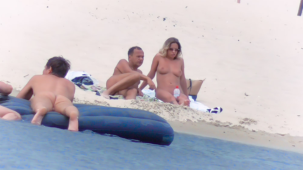 This short summer we had little oppotunities to make it to the naturist plage in dorset. This is one of the few occasions we did. 2